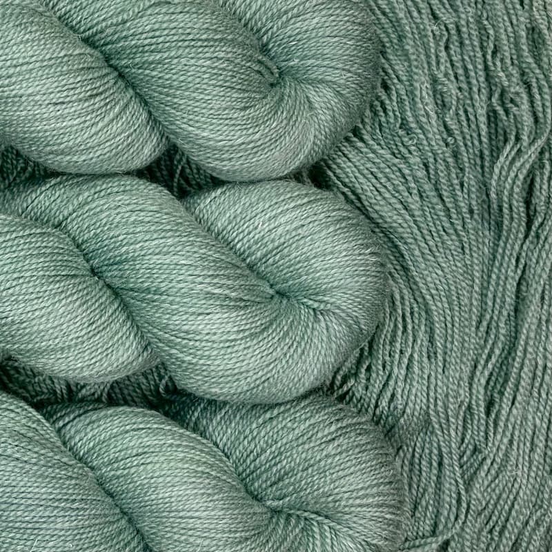 Laine Amulette Berge laine fingering tricot mérinos lin soie teinte à la main